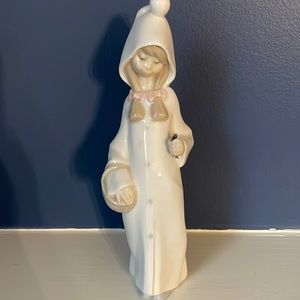 Lladro figurine - girl with basket